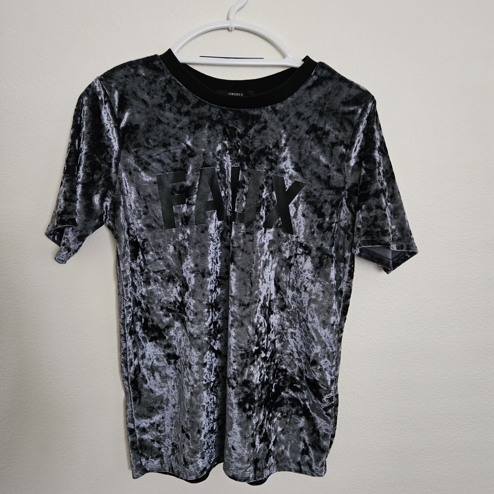 Forever 21 Black Velvet Men's Tee